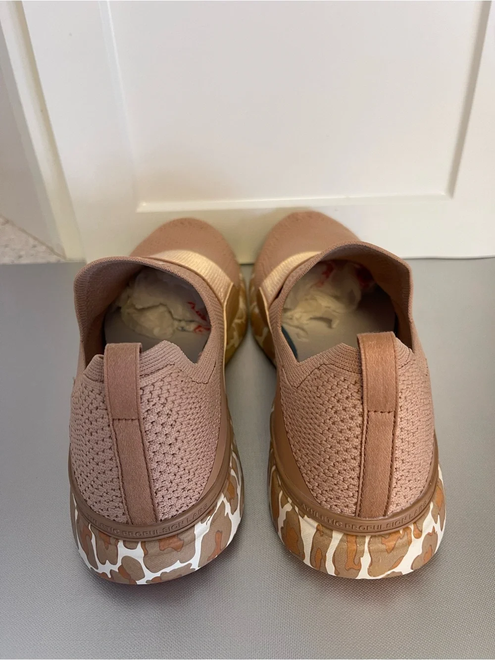 APL TechLoom Slip-On Mesh Sneakers - Caramel Almond Leopard Running Shoes- Sz 11